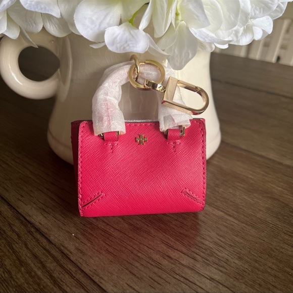 Authentic 👛TORY BURCH KEYCHAIN - Picture 2 of 11